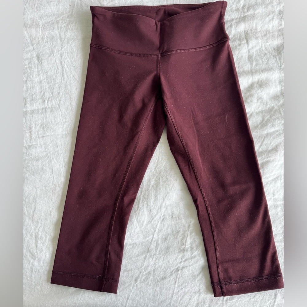 Women’s Maroon Lululemon Crop Leggings